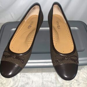 Pre owned Vaneli ballet tweed and leather trim flats size 8 N